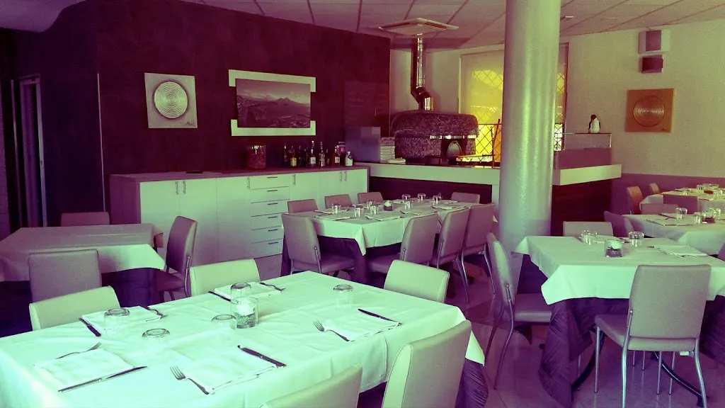 Il pinguino da Giovanni e Teresa - Ristorante, Pizzeria_Cellole_slider_image_1