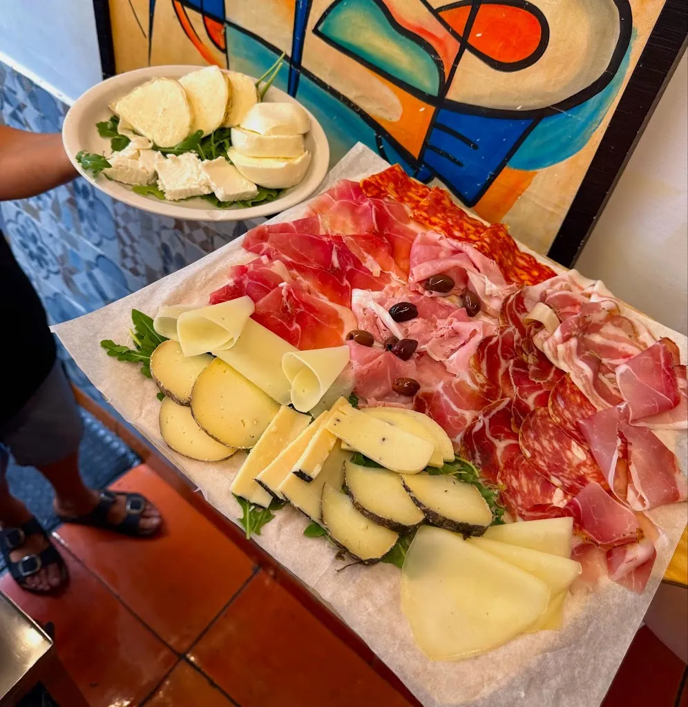 Picante Restaurant and Wine Bar_Cava Dè Tirreni_slider_image_3