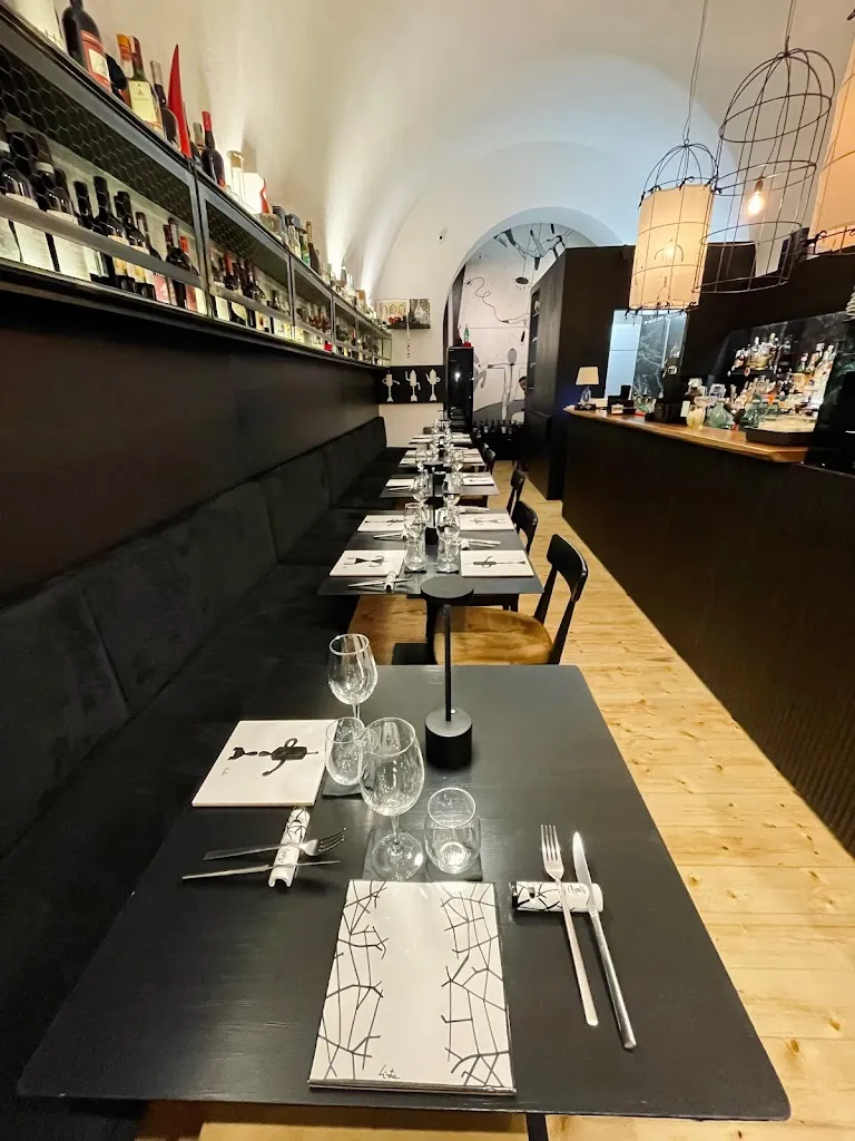 Ithay Bistrot restaurant in Cava Dè Tirreni