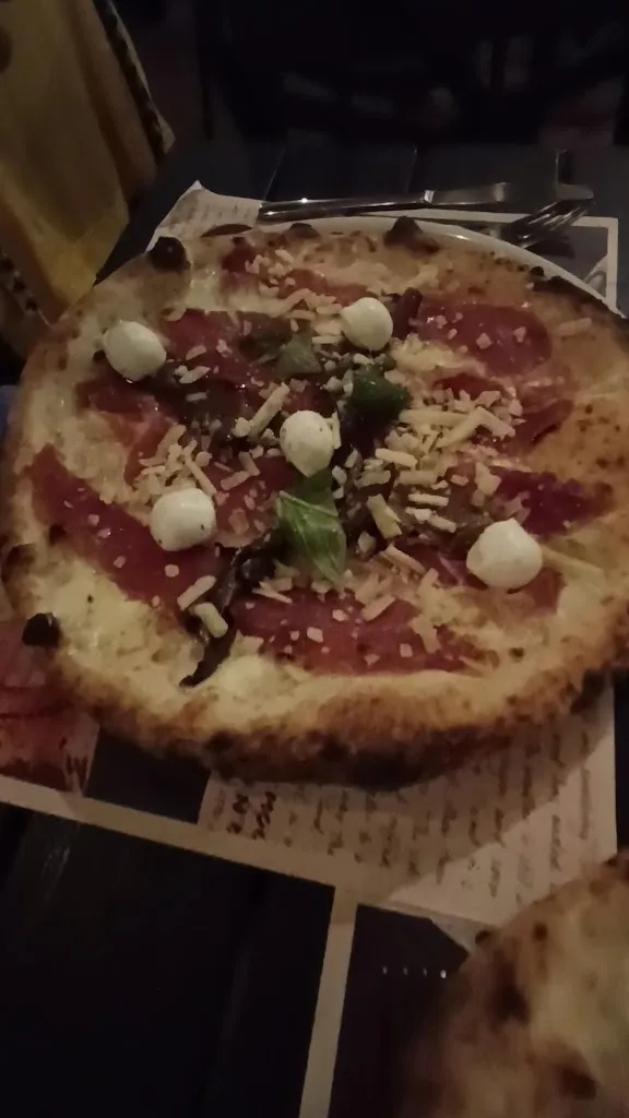 Pizzeria Madison_Cava Dè Tirreni_slider_image_2