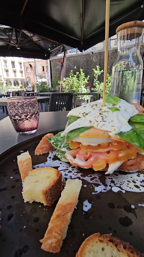 Borgo Magno Grill & Restaurant_Cava Dè Tirreni_slider_image_2