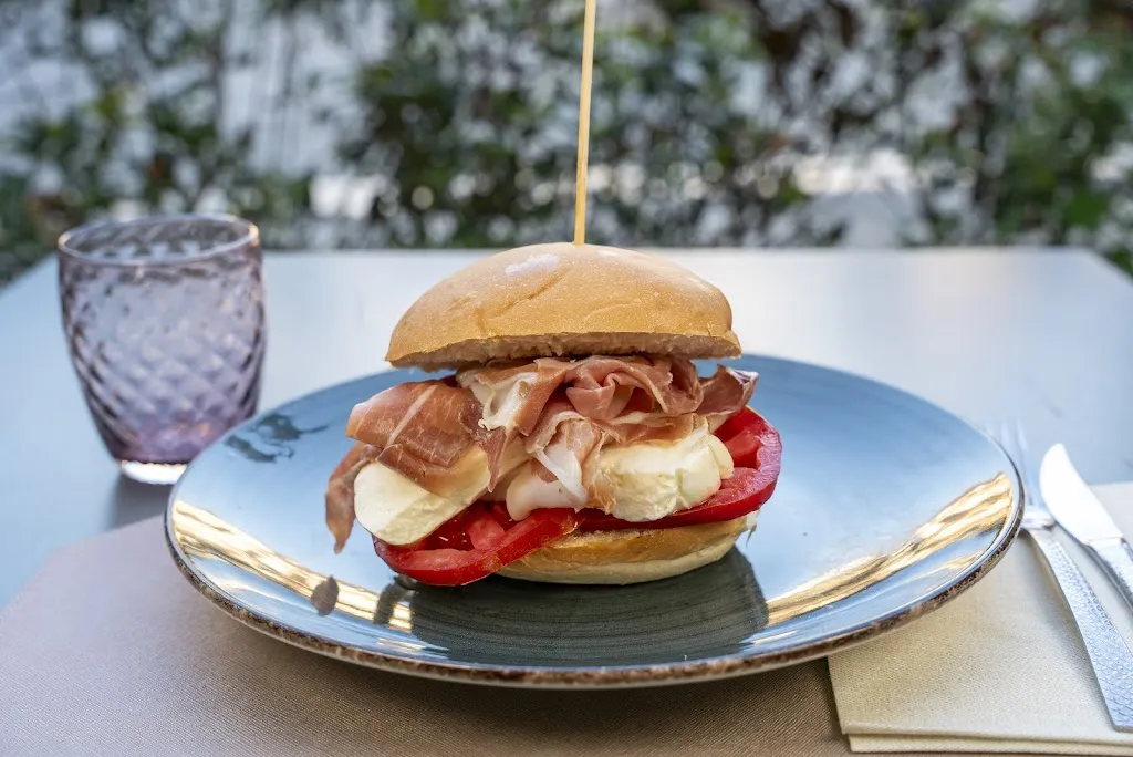 Borgo Magno Grill & Restaurant_Cava Dè Tirreni_slider_image_3