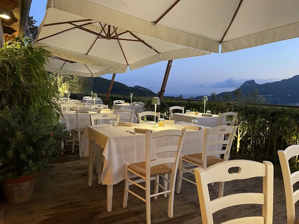 Azienda Agricola Poggio Tre Lune ristorante a Cava Dè Tirreni