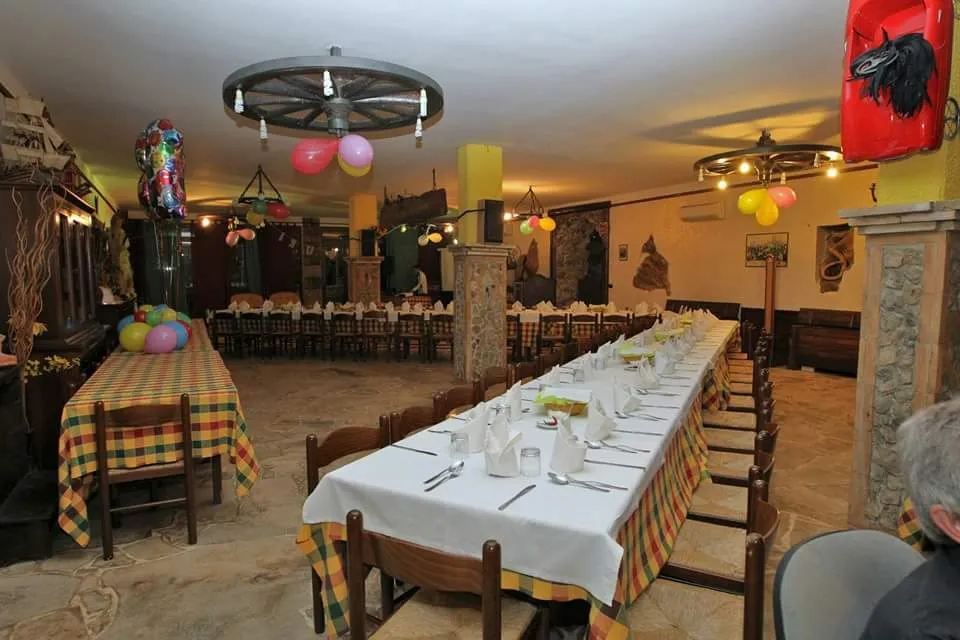 Ristorante La Pietra Carrata Alias Lumapuzz Di Donatella Di Lallo restaurant in Lettomanoppello