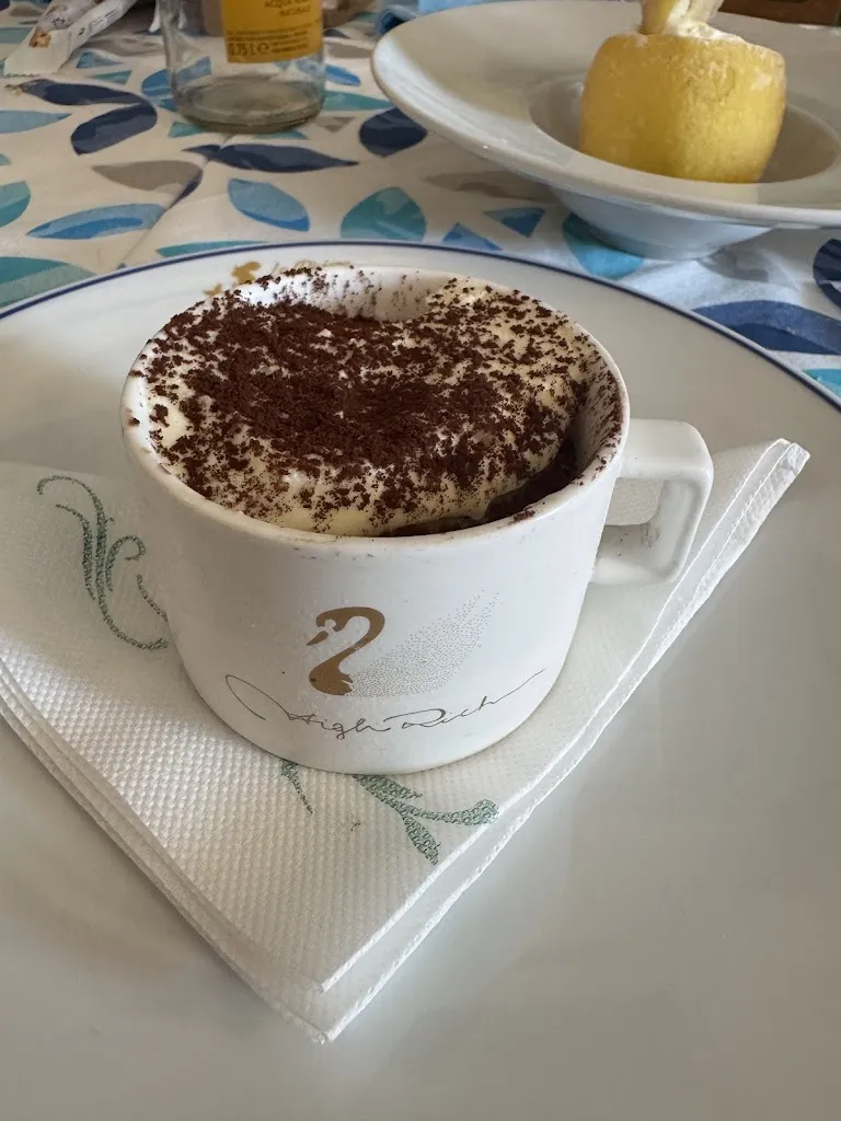 Laura Kuchi_La Riviera Di Parthenope_Chiaia_review