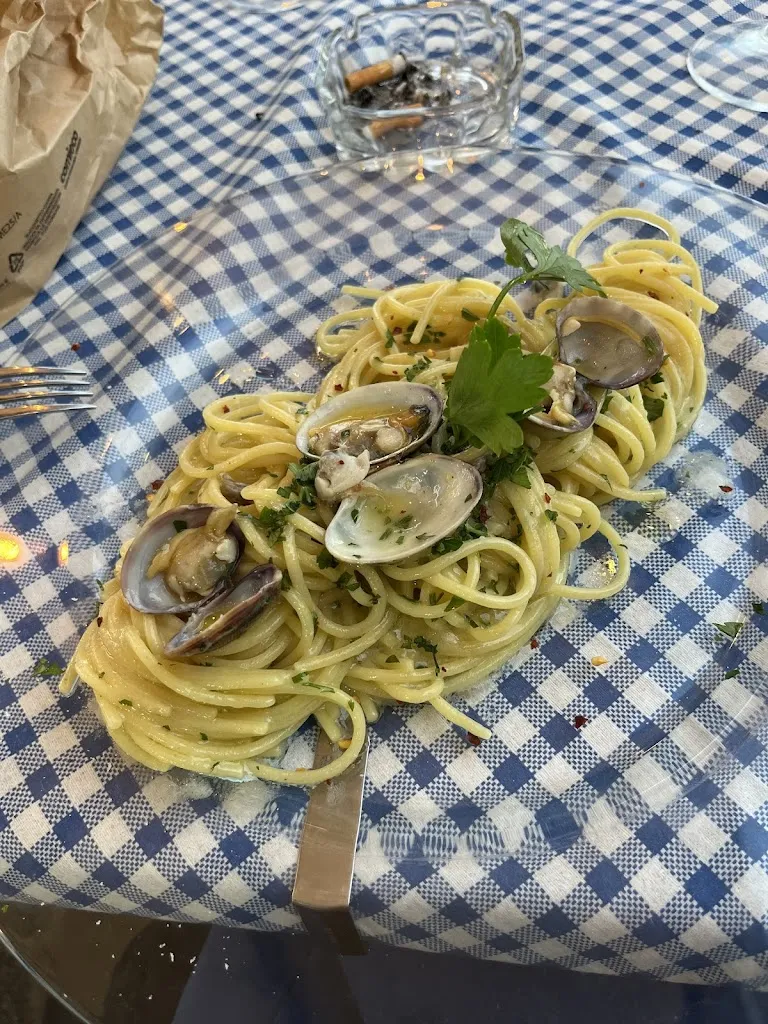 Katherine Kew_Trattoria Chiaia 82_Chiaia_review