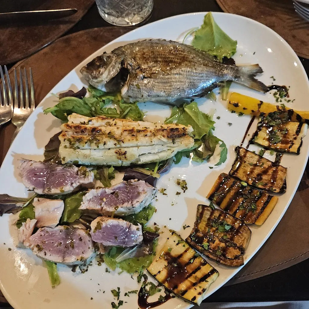 Christakis Psyllides_L'Ostricaio_Chiaia_review