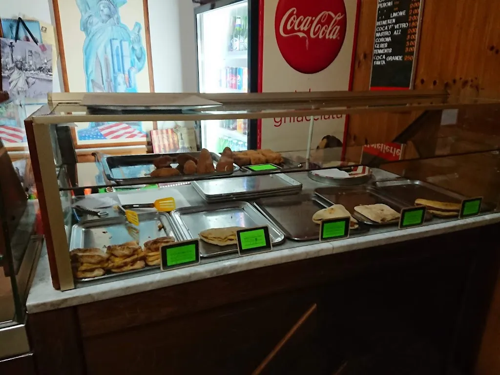 American Pizzeria 2 restaurant in Cervinara