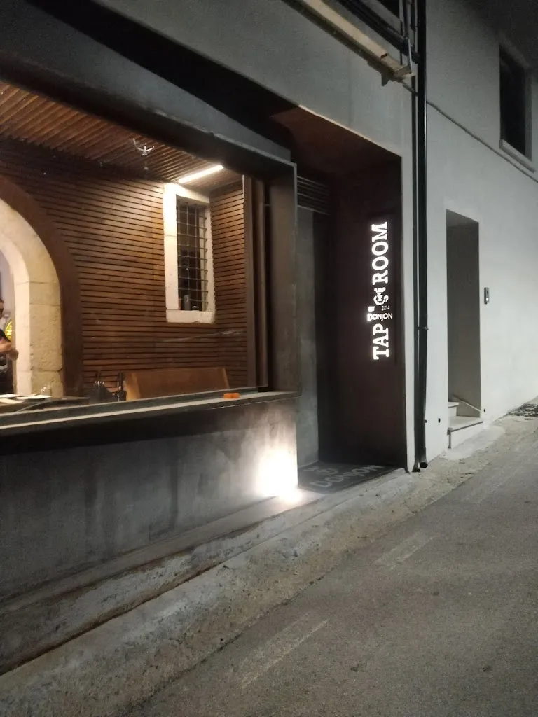 Birrificio artigianale Donjon restaurant in Cervinara