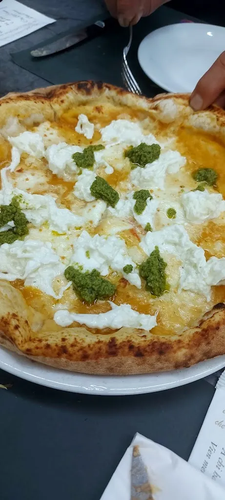 Lucia Lombardi_Pizzeria Il Buco_Cervinara_review