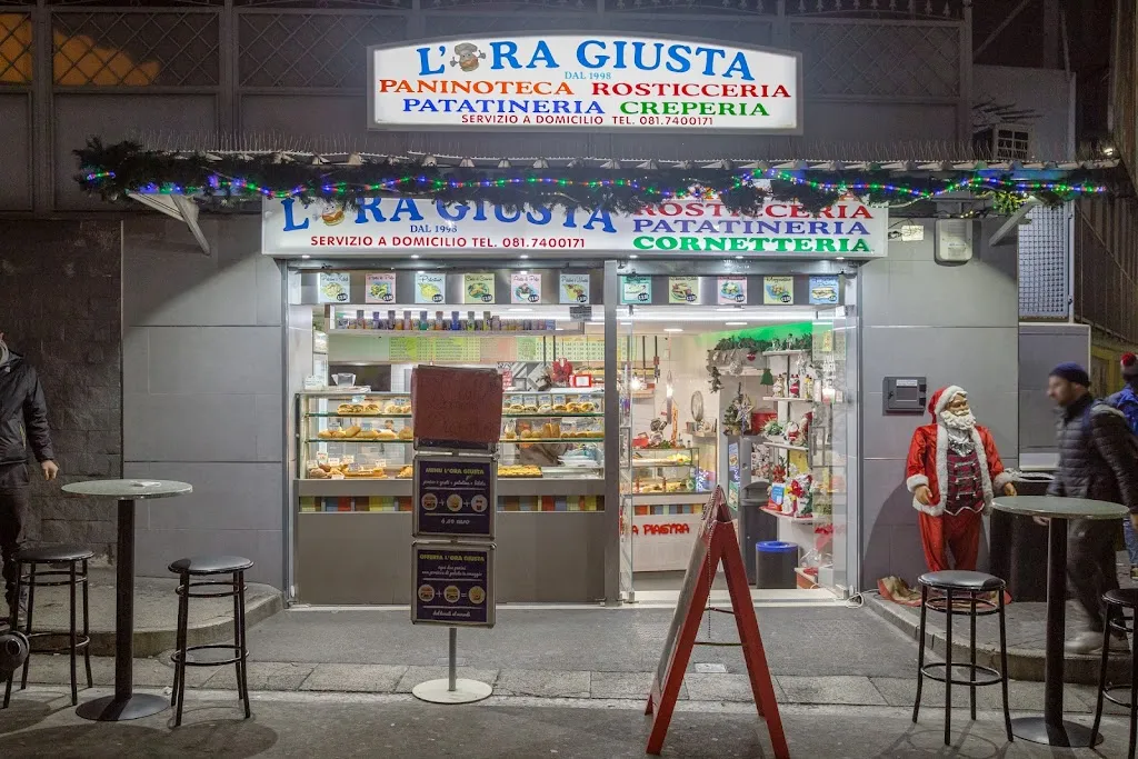 L'ora Giusta Per - Paninoteca-Rosticceria-Cornetteria_Chiaiano_slider_image_1