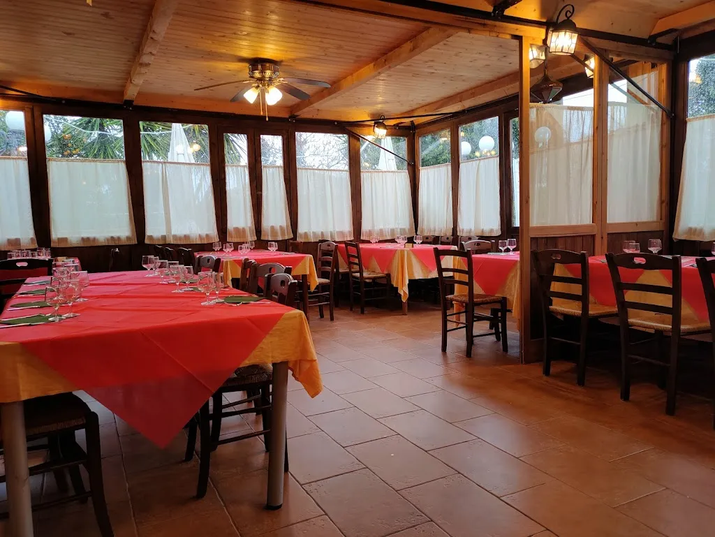 Agriturismo Tirone restaurant in Chiaiano