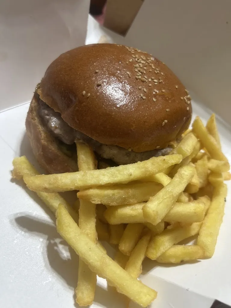 Alessia Carpi_Gorilla's Burger_Chiaiano_review