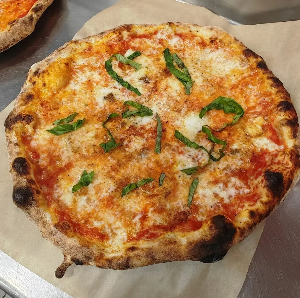 eleonora saporito_Manù Pizza_Coperchia_review