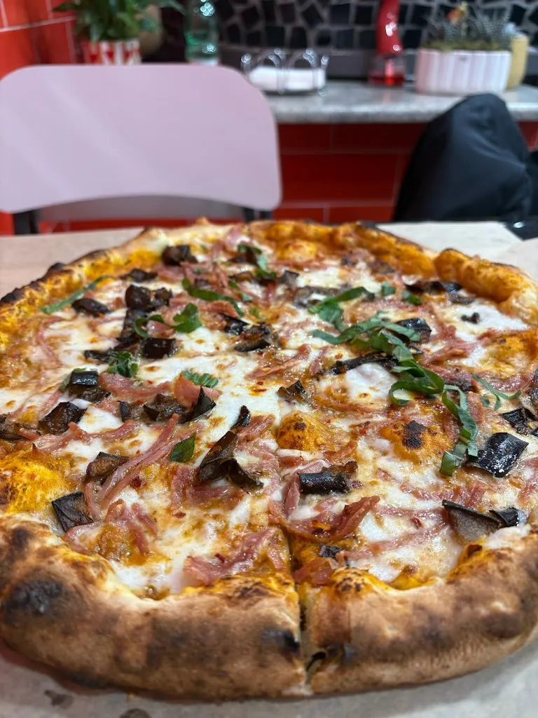 Manù Pizza restaurant in Coperchia