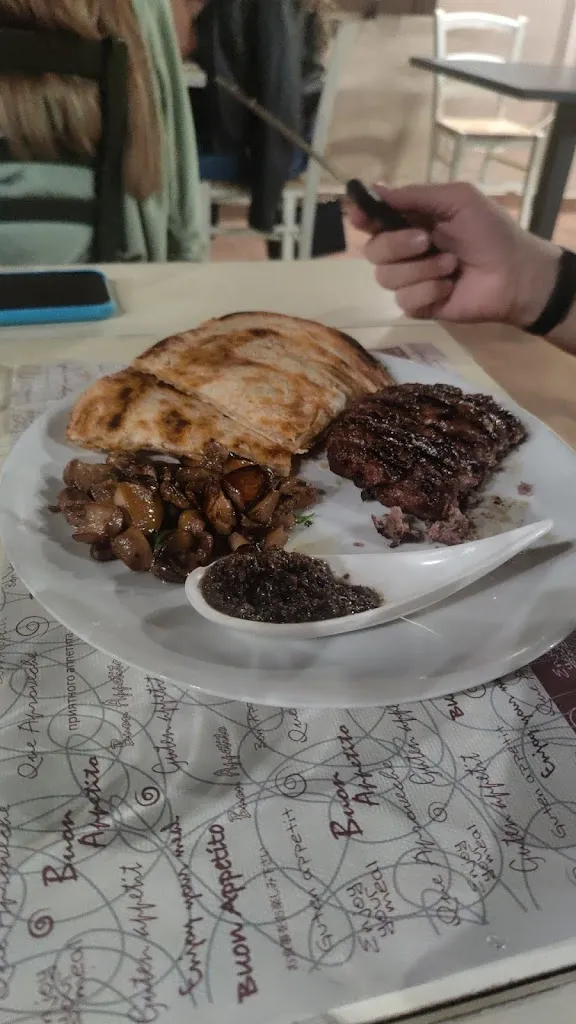 Giorgio Alfredo Spedicato_Sisters'House_Cusano Mutri_recensione