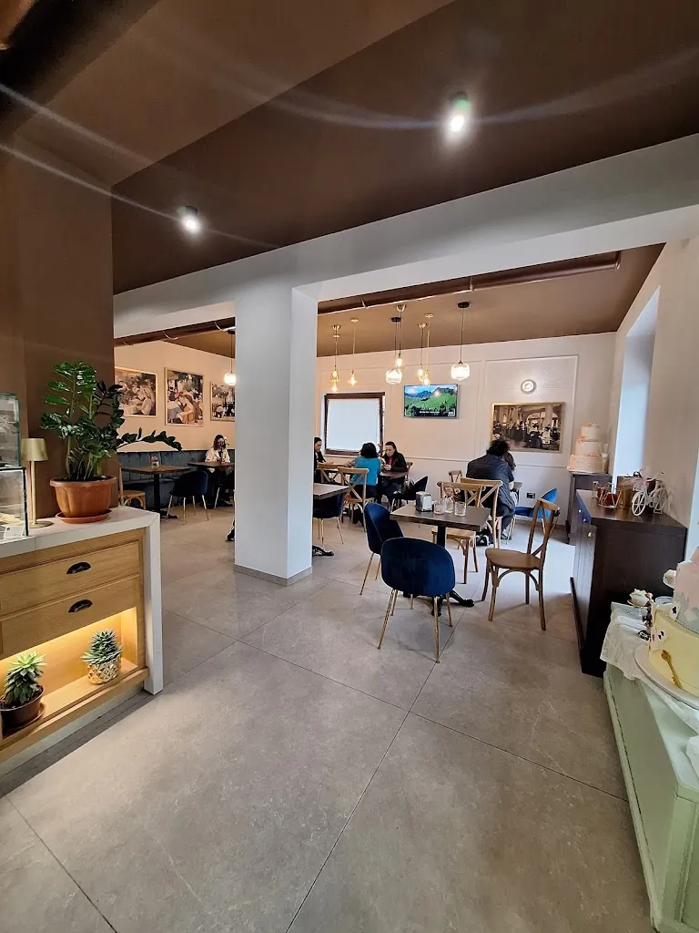 DuHast__La Dolce Sosta_Cusano Mutri_review