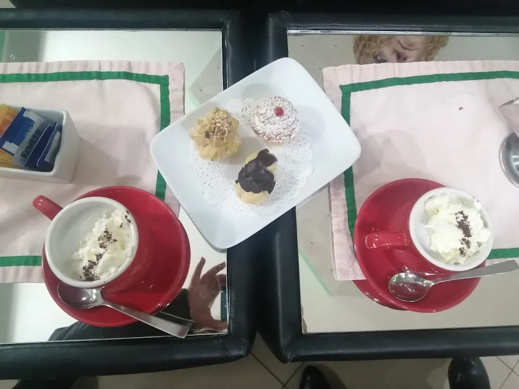 Assunta Bruno_Pasticceria Petrillo_Cusano Mutri_recensione