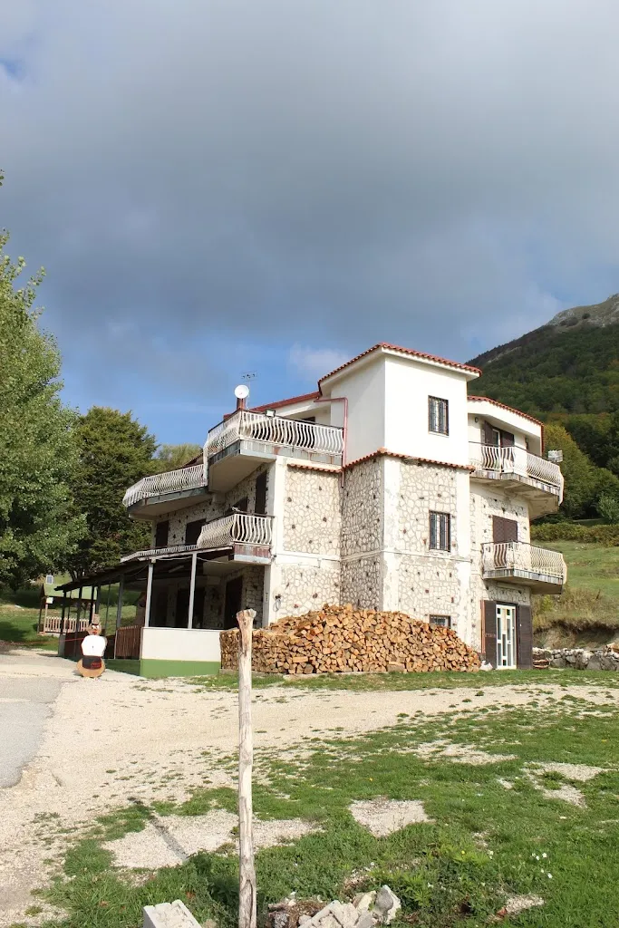 Rifugio la Torre di Di Somma Carmela_Cusano Mutri_slider_image_1