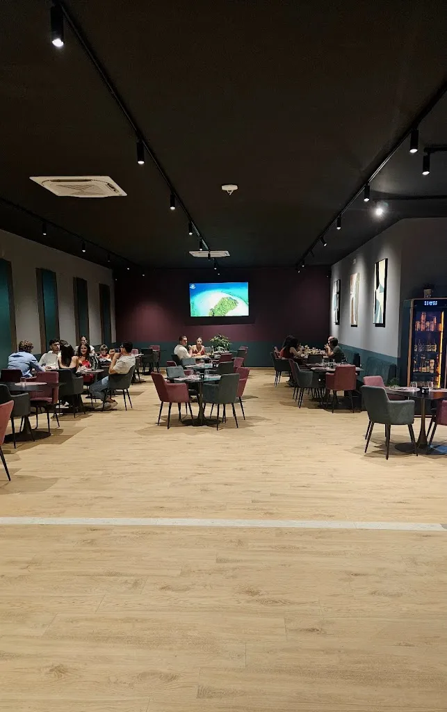 4 pounds_Dugenta_slider_image_3