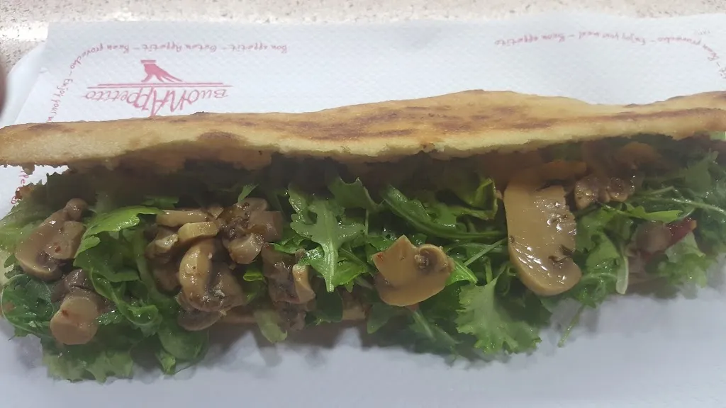 Mary's Pizzeria_Crispano_slider_image_2