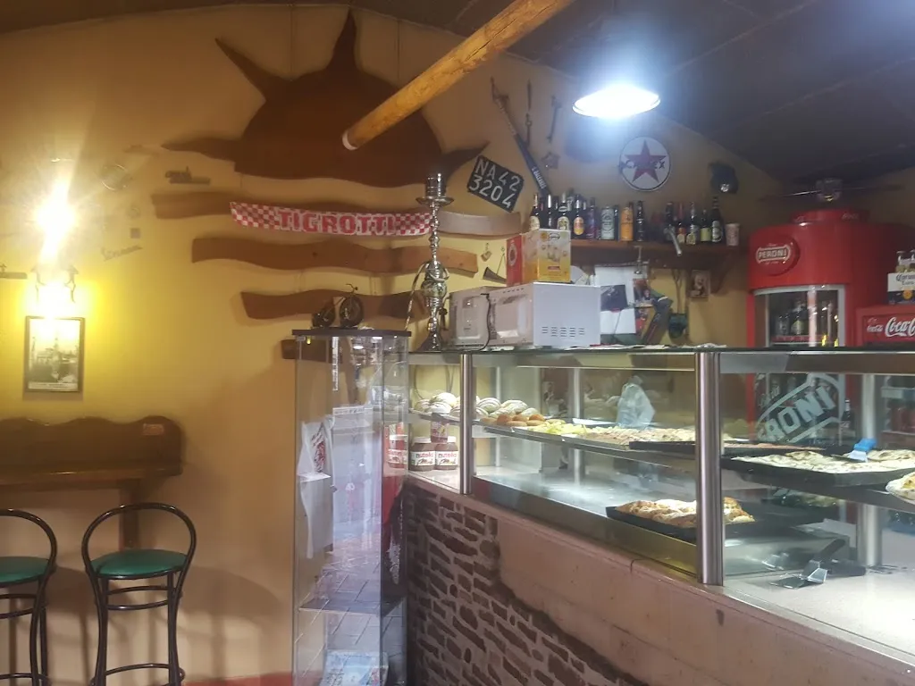 Mary's Pizzeria_Crispano_slider_image_3