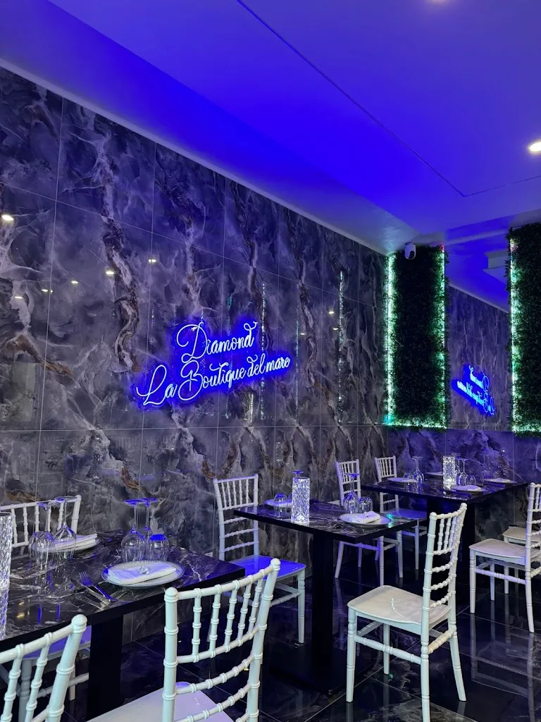 Diamond La Boutique Del Mare_Crispano_slider_image_1