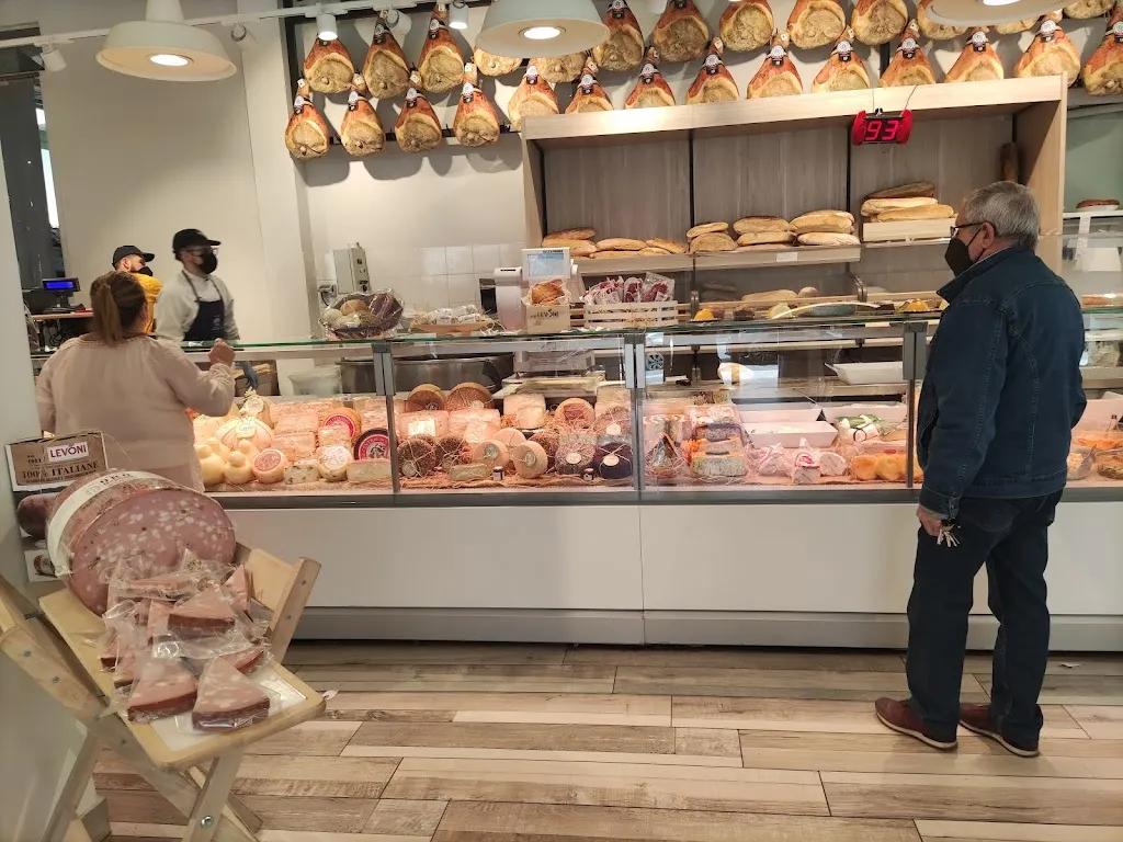 Wanida Sae-lau_Caseificio Vitagliano_Crispano_review