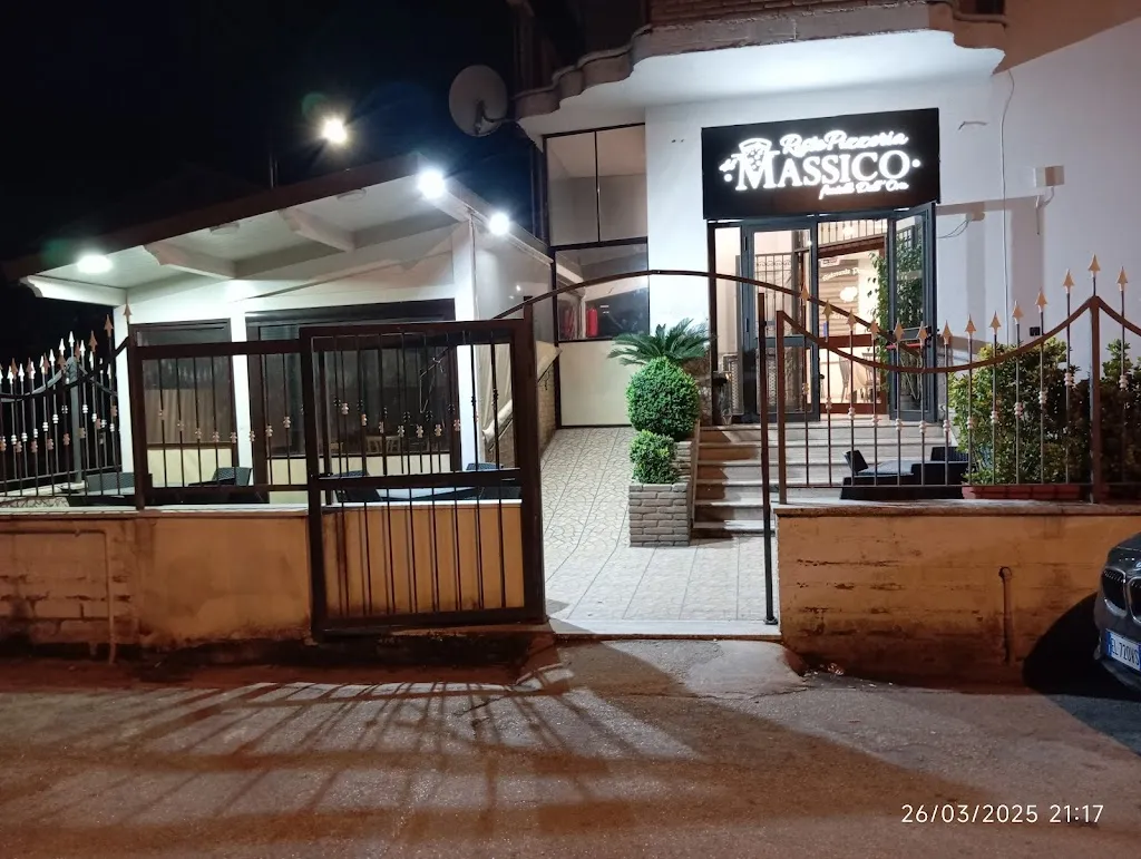 Ristorante pizzeria Del Massico restaurant in Falciano del Massico