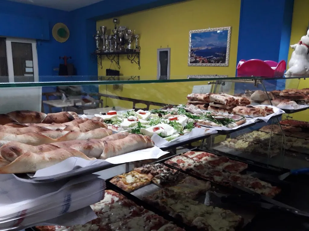 Pizzeria Azzurra restaurant in Falciano del Massico