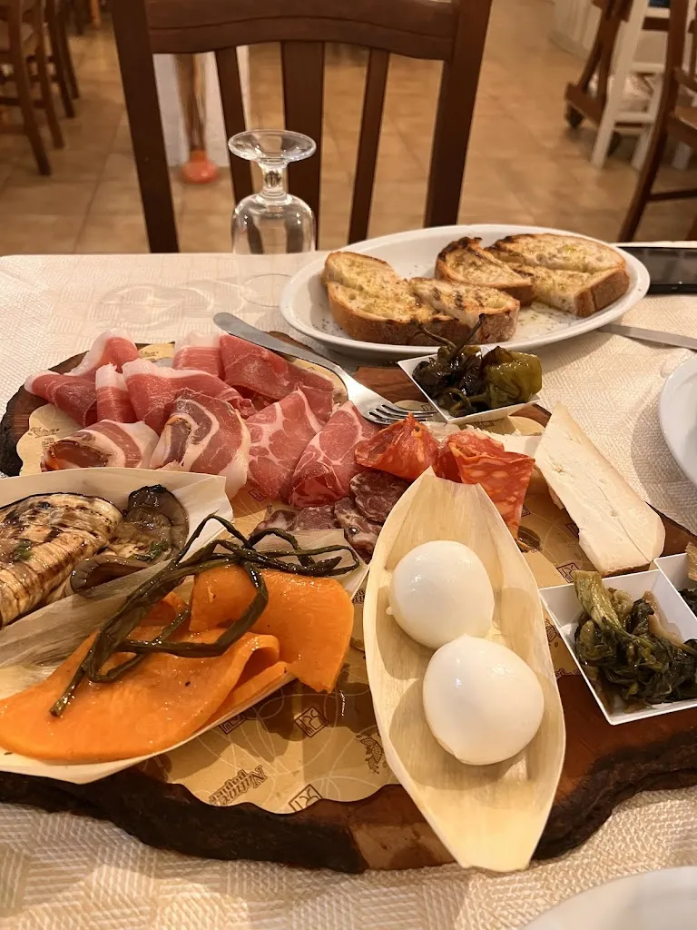 Ermioni Papadopoulou_Ristorante Il Rustico - Agriturismo & Pizzeria_Felitto_recensione