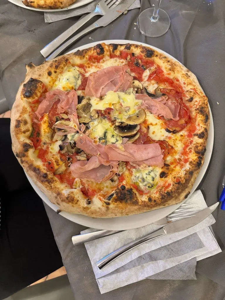 Tiziana Tripaldella_Ristorante Pizzeria 