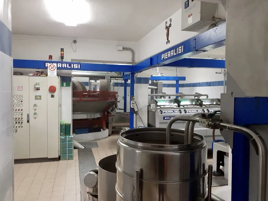 Forno a legna e frantoio oleario "Degli Ulivi" di Ricci Antonio ristorante a Fontegreca