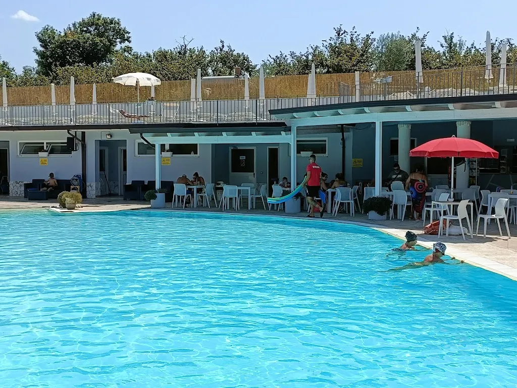 Dott. Raffaele Mucciariello_Ristorante Pizzeria Piscina La Carabina_Forino_review