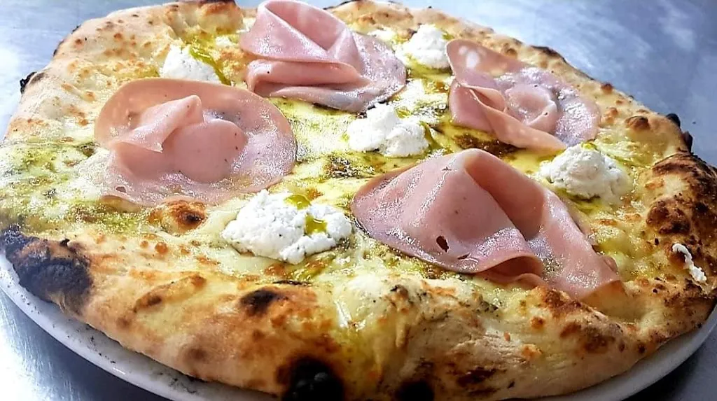 Squino Yamaha_Ristorante Pizzeria Piscina La Carabina_Forino_review