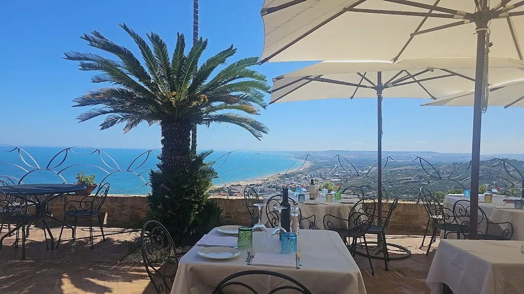 Castello Aragona_Marina di Vasto_slider_image_3