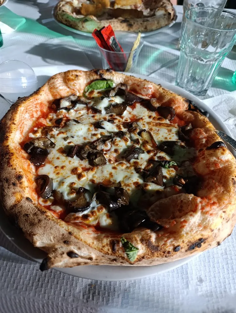 Adele Iannotta_Quattrocento Gradi Pizzeria Formicola _Formicola_review