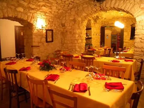 Mentelocale restaurant in Fragneto Monforte