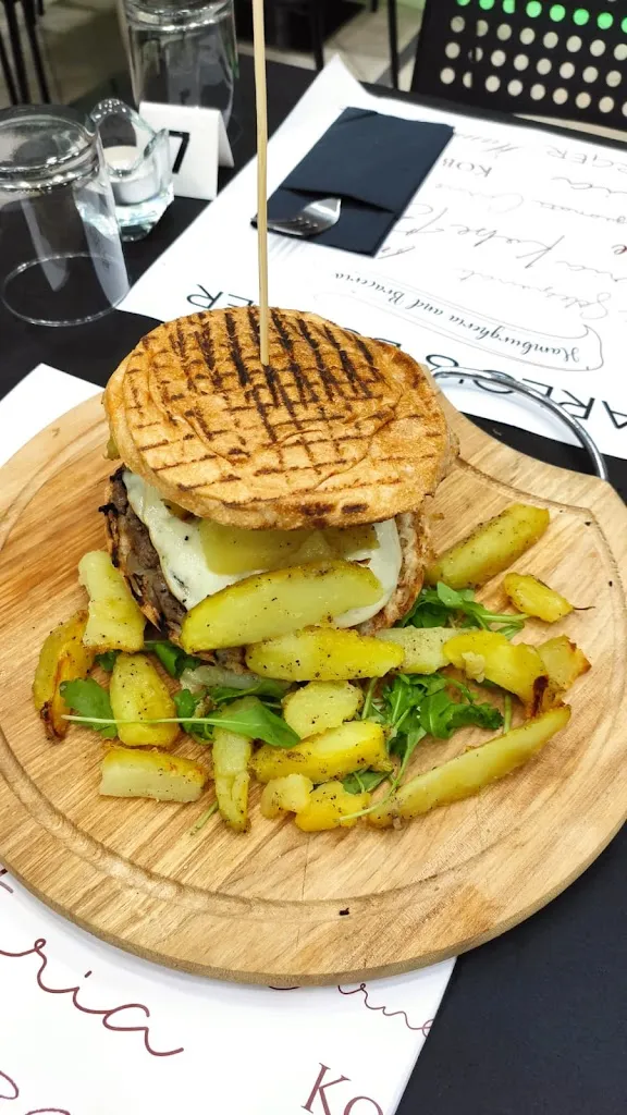 Carlo's Burger hamburgeria & braceria restaurant in Frignano