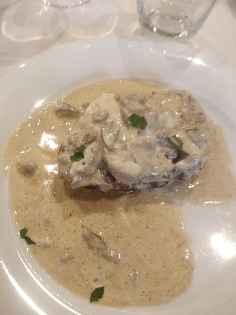 Eleonora P_Vecchia Fattoria_Massa d'Albe-Corona_review