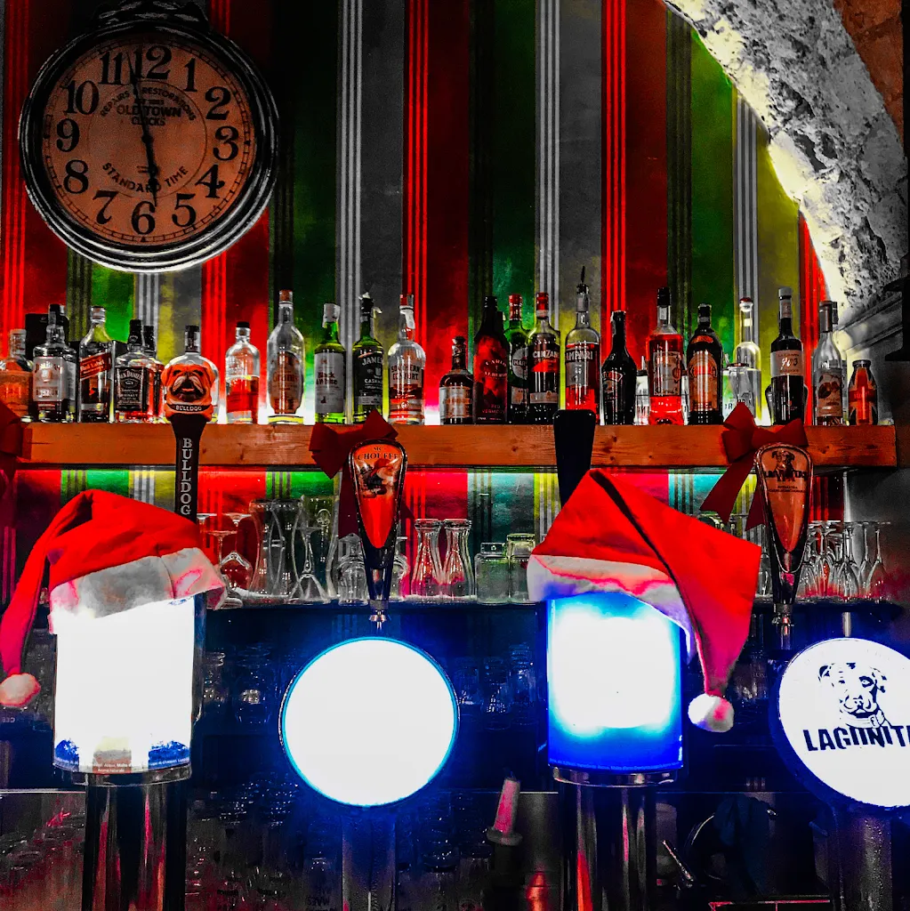 Sober Public House restaurant in Faiano