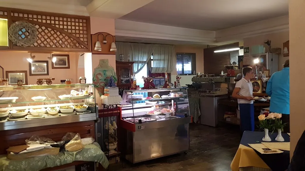 San Michele Ristorante Pizzeria Bar restaurant in Faiano