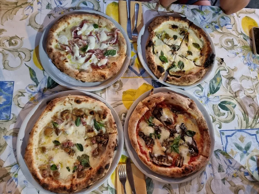 Menu_Luca's Restaurant - Bar - Pizzeria_Furore_image_7