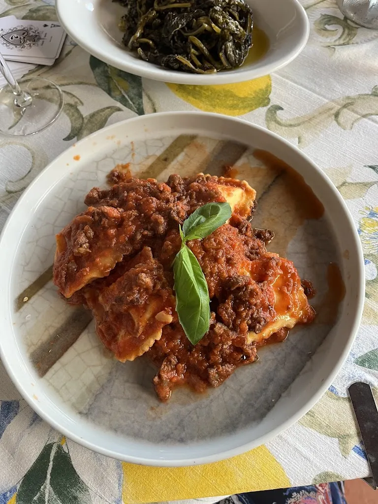 Neeve Theobald-Smith_Luca's Restaurant - Bar - Pizzeria_Furore_review