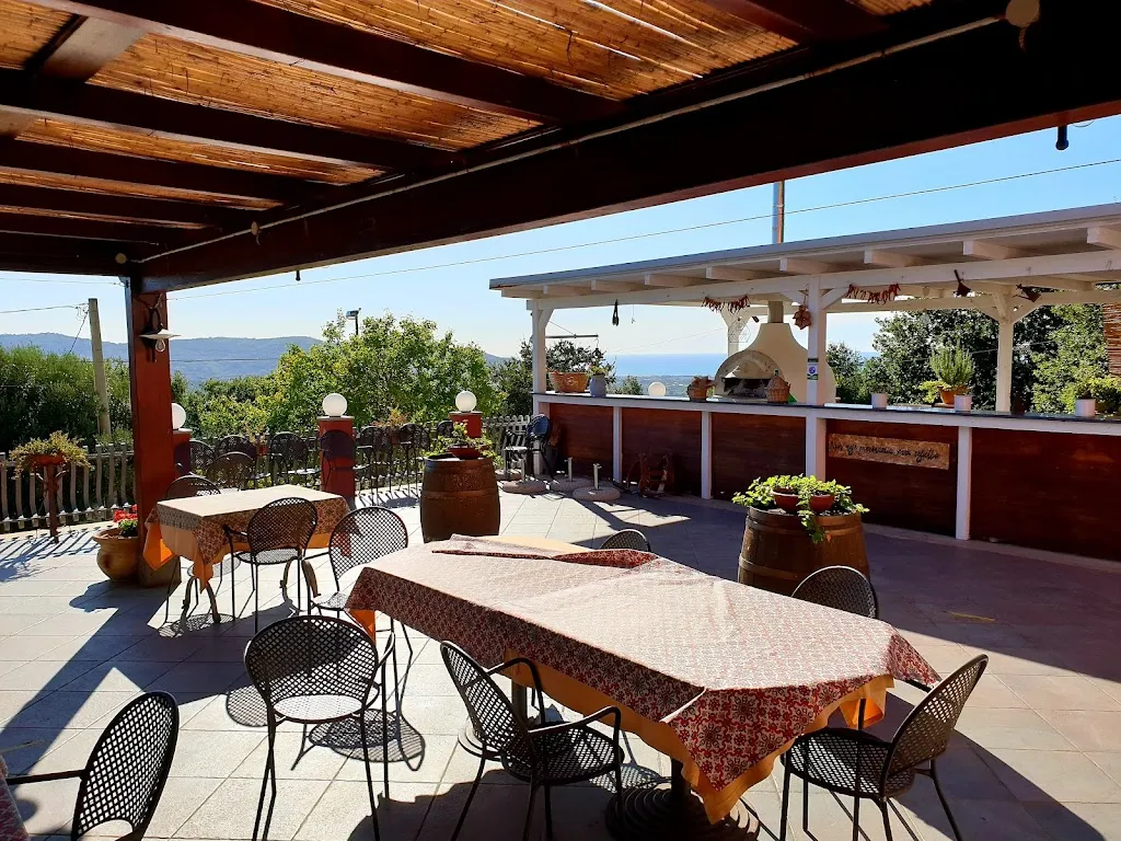 Ristorante Pizzeria " La Panoramica" restaurant in Giungano