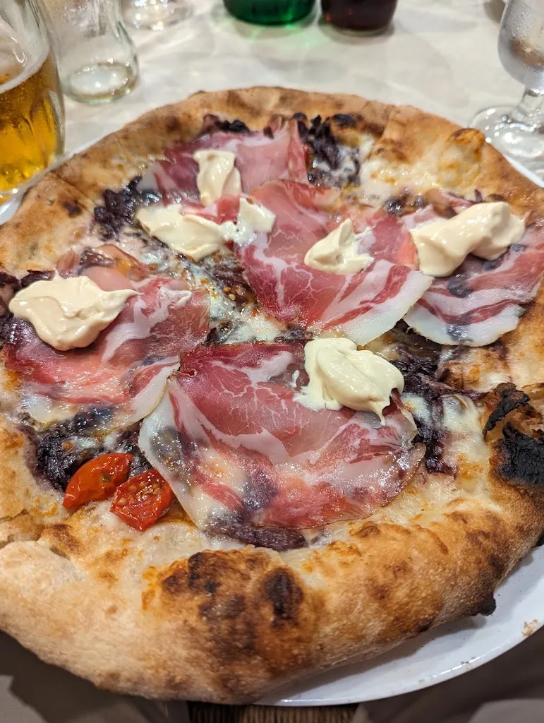 Massimiliano Da Coreggio_Pizza e panuozzo Mascolo 1982_Gragnano_review