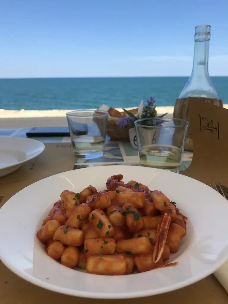 Paulina Magdalena Wojszko_Il Fiaschetto A pranzo menù di pesce, A cena arrosticini, bruschette, pallotte cacioeove,_Marina di San Vito_review