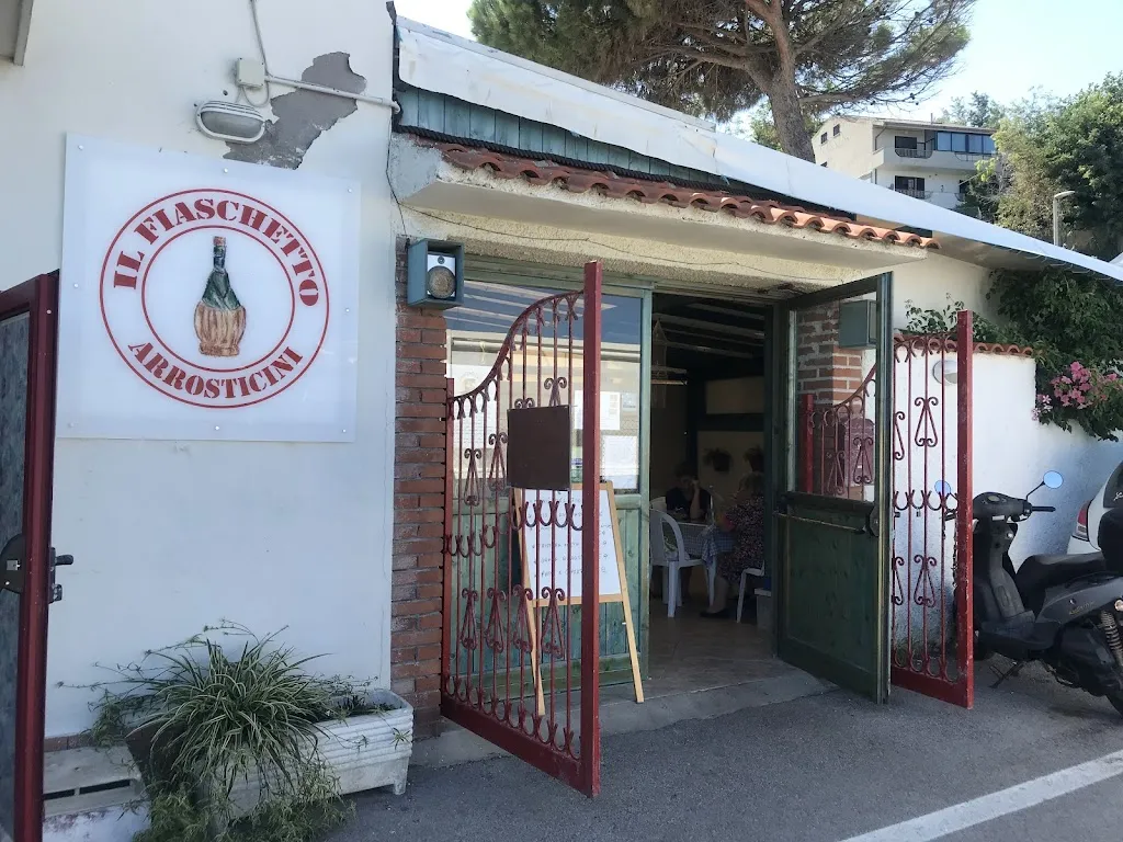 Il Fiaschetto A pranzo menù di pesce, A cena arrosticini, bruschette, pallotte cacioeove,_Marina di San Vito_slider_image_1