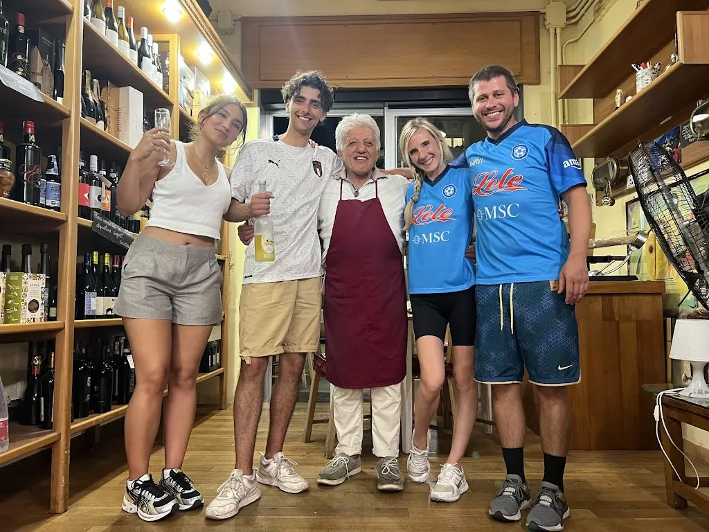 Whitney Muhlestein_Prodotti Tipici Campani da Leonardo._Fuorigrotta_recensione