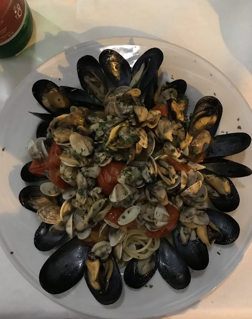 Mirko Lurz_Bella Napoli_Fuorigrotta_review